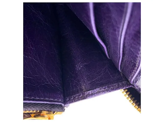 Cartera larga Miu Miu en cuero púrpura 