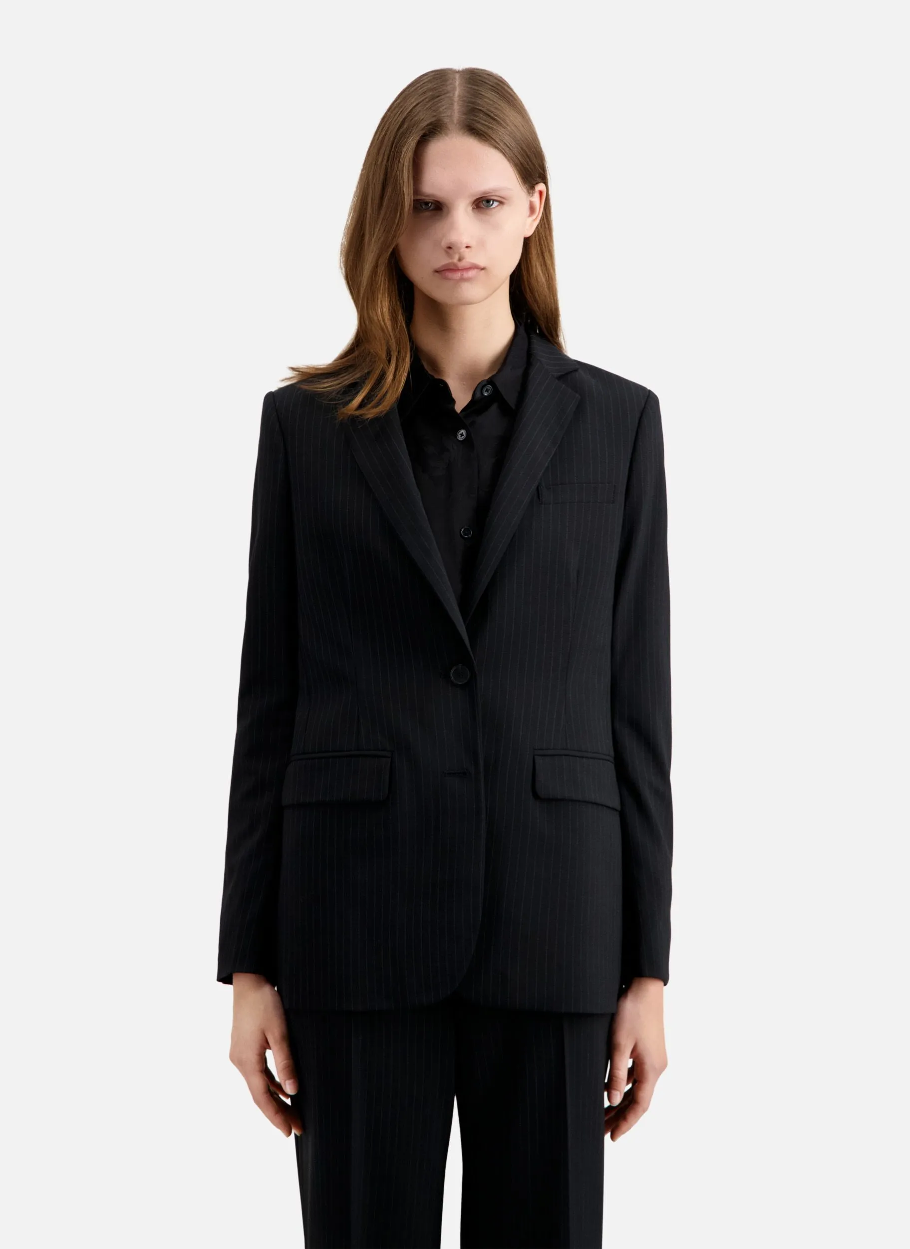 Chaqueta de traje de rayas en negro