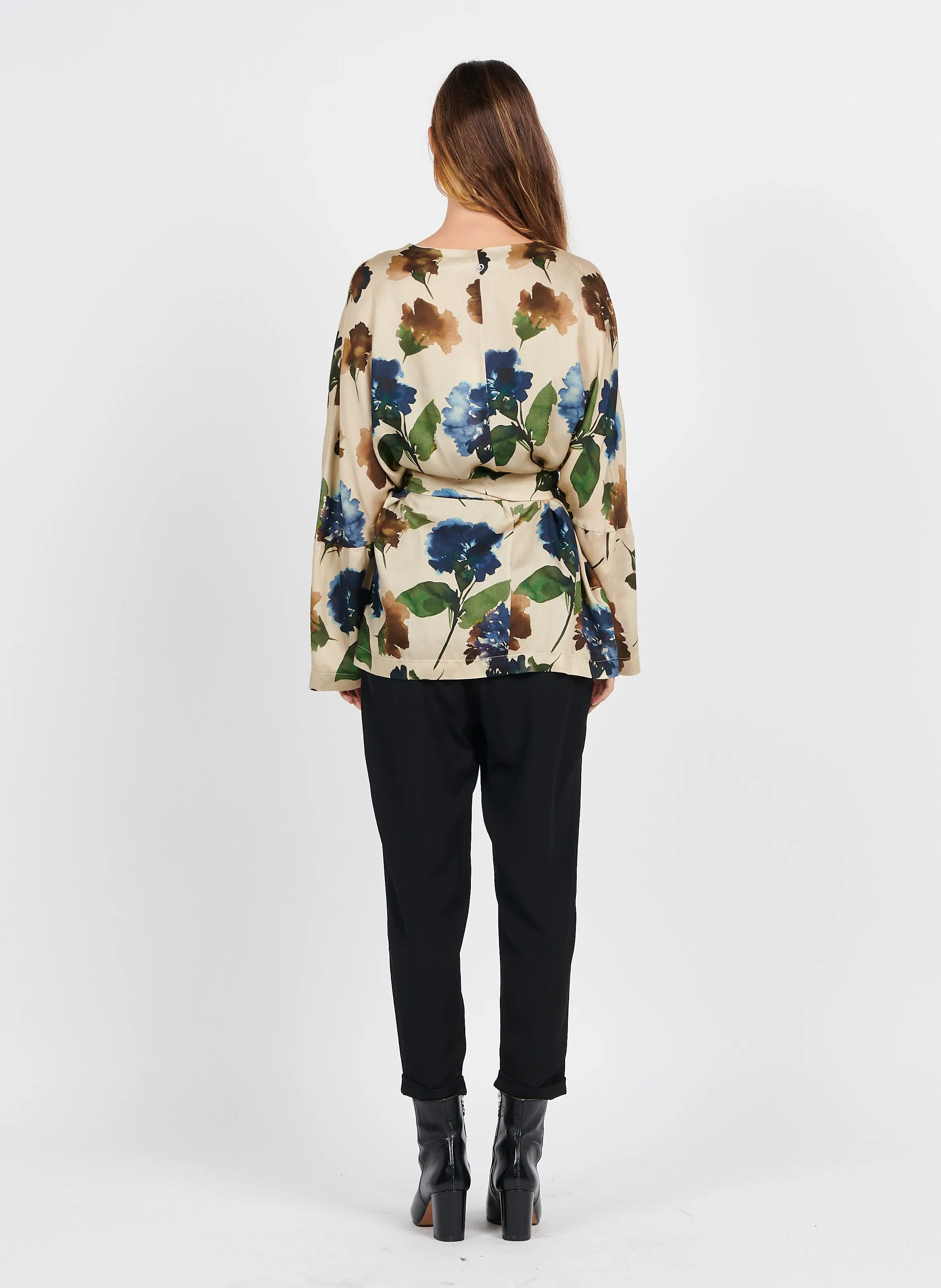 Chaqueta estilo kimono en blanco