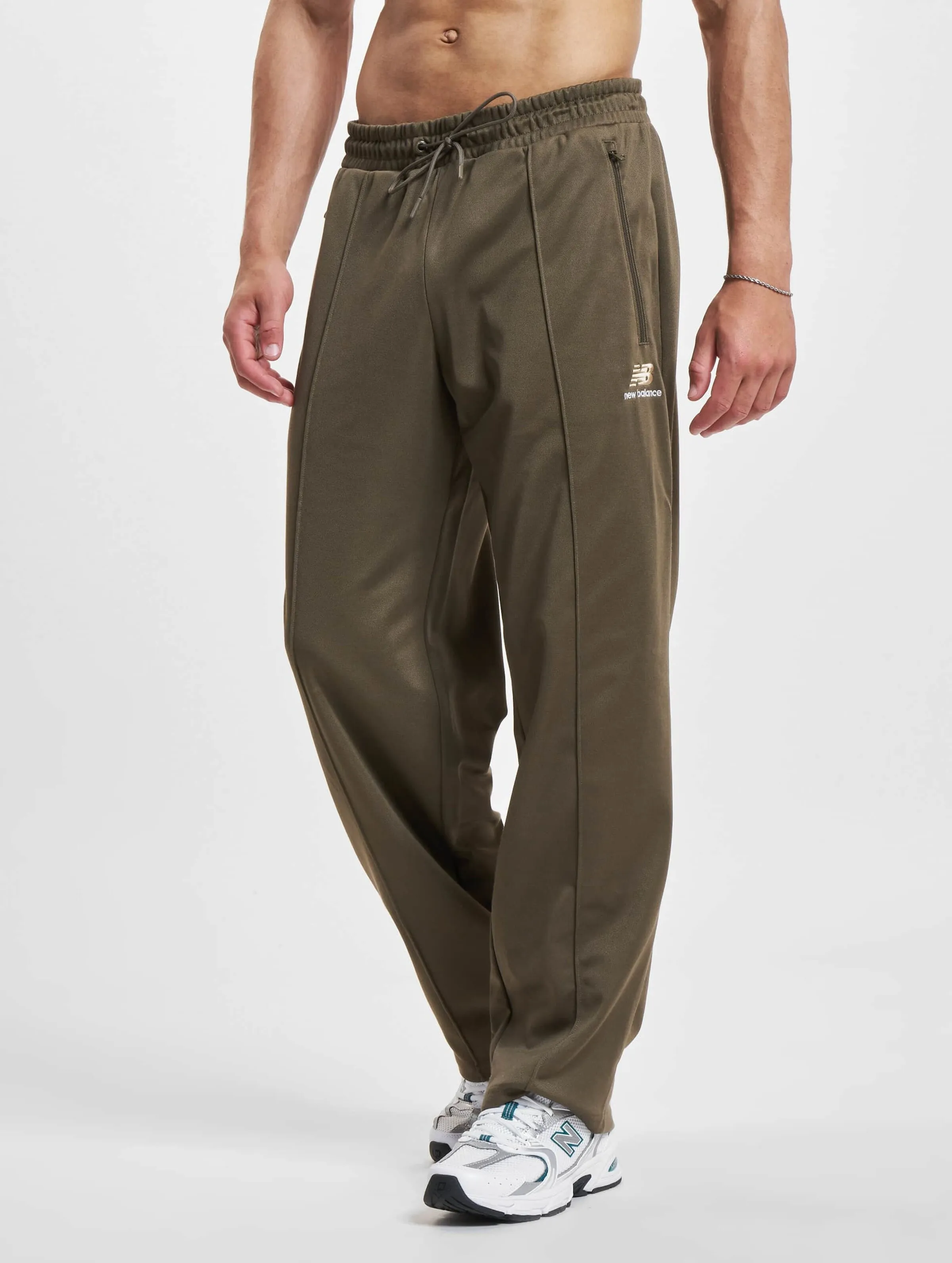 New Balance Uni-Ssentials
