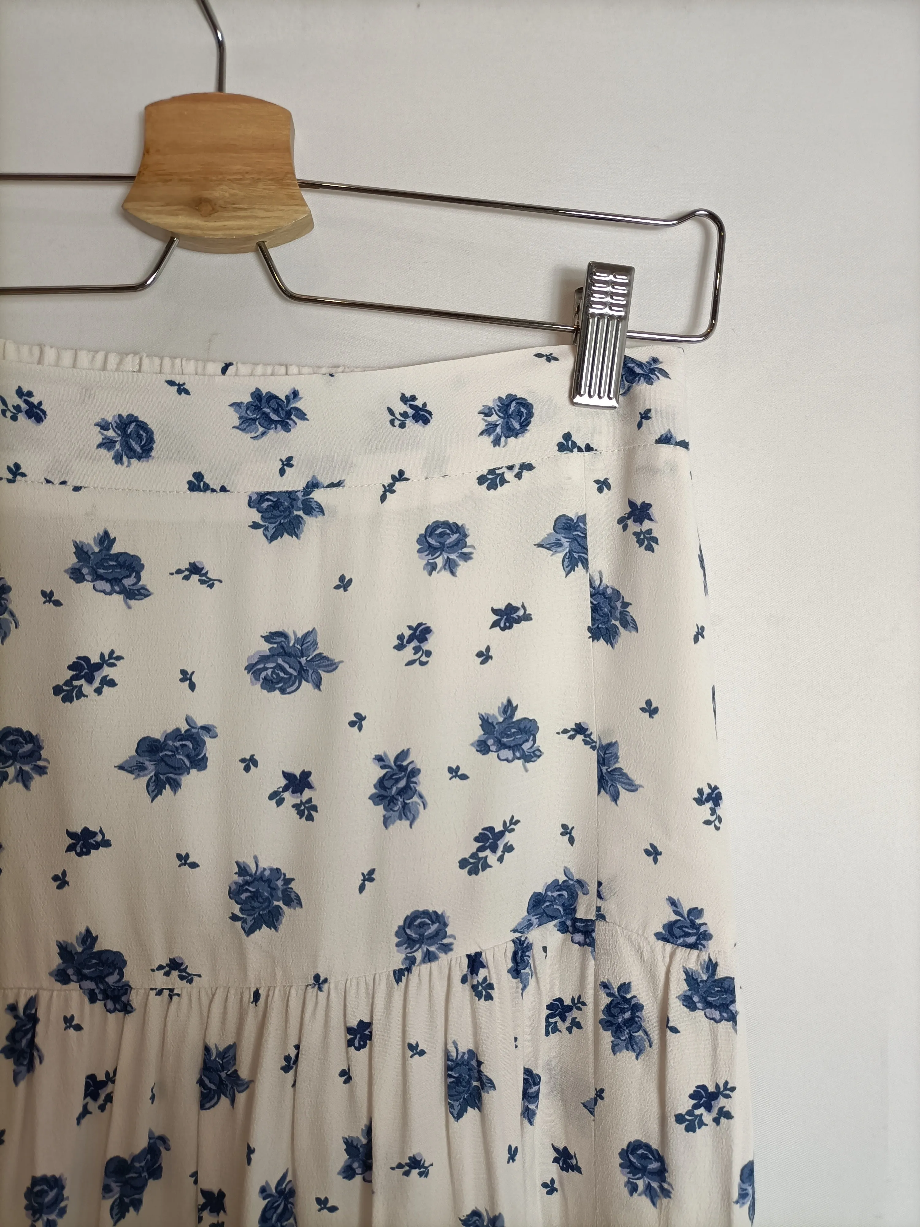 SEZANE. Falda blanca flores T.36