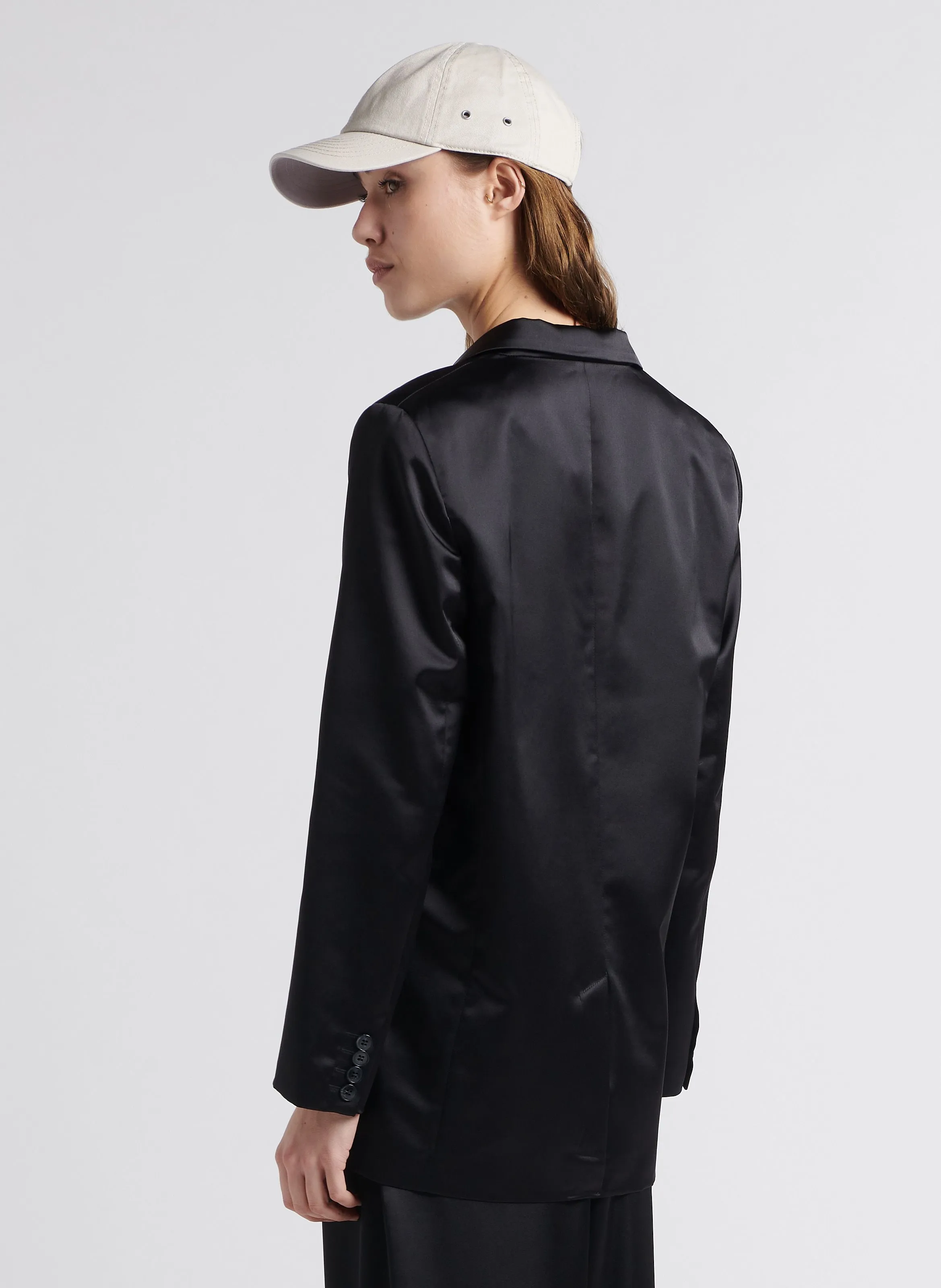 TASI - Chaqueta sastre recta de manga larga en negro
